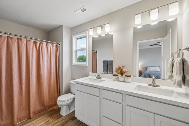 2590 SE Integra Avenue, West Des Moines, IA 50265