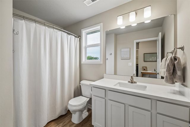 2590 SE Integra Avenue, West Des Moines, IA 50265