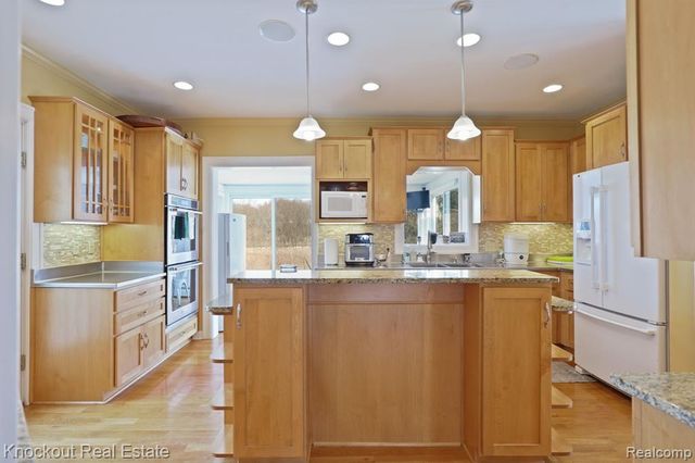 5383 Riverview Drive, Bridgeport, MI 48722