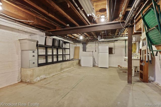 5383 Riverview Drive, Bridgeport, MI 48722