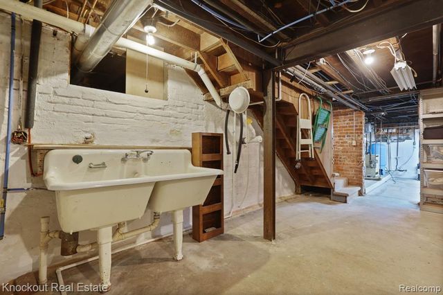 5383 Riverview Drive, Bridgeport, MI 48722