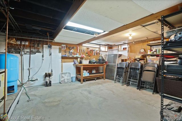 5383 Riverview Drive, Bridgeport, MI 48722