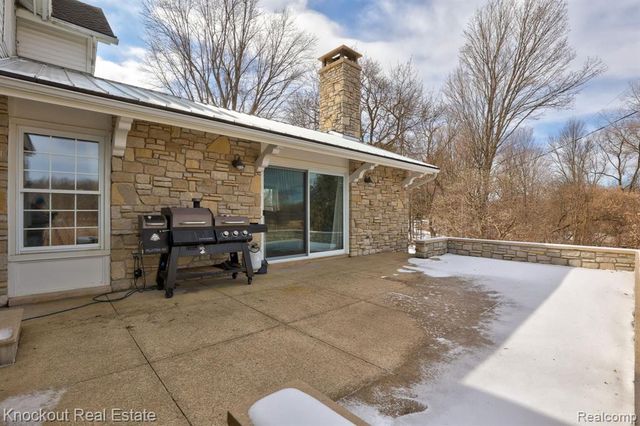 5383 Riverview Drive, Bridgeport, MI 48722