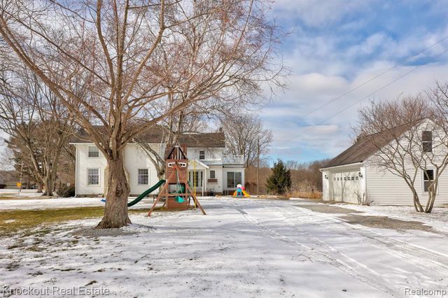 5383 Riverview Drive, Bridgeport, MI 48722