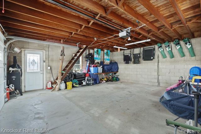 5383 Riverview Drive, Bridgeport, MI 48722