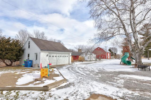 5383 Riverview Drive, Bridgeport, MI 48722