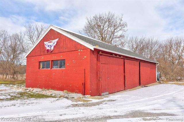 5383 Riverview Drive, Bridgeport, MI 48722