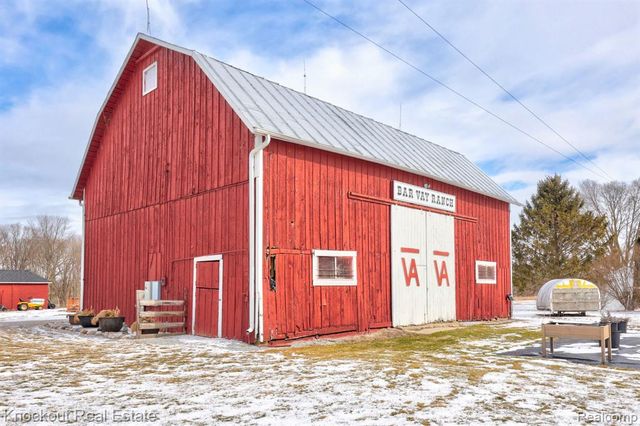 5383 Riverview Drive, Bridgeport, MI 48722