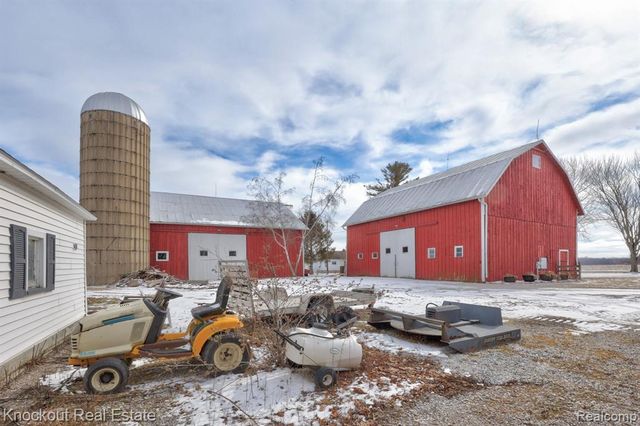 5383 Riverview Drive, Bridgeport, MI 48722