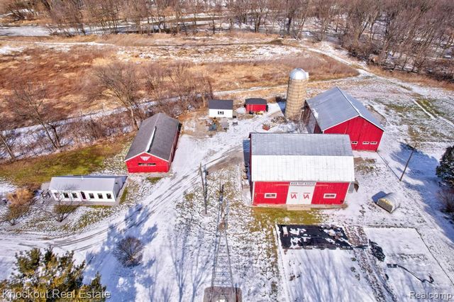 5383 Riverview Drive, Bridgeport, MI 48722