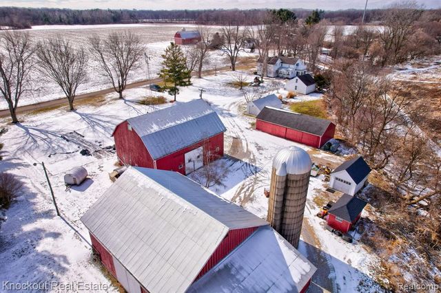 5383 Riverview Drive, Bridgeport, MI 48722