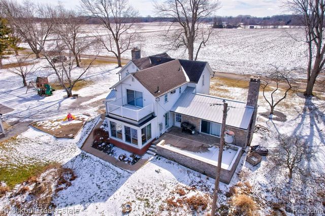 5383 Riverview Drive, Bridgeport, MI 48722