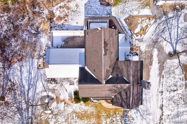 5383 Riverview Drive, Bridgeport, MI 48722