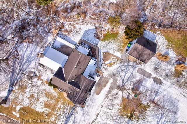 5383 Riverview Drive, Bridgeport, MI 48722