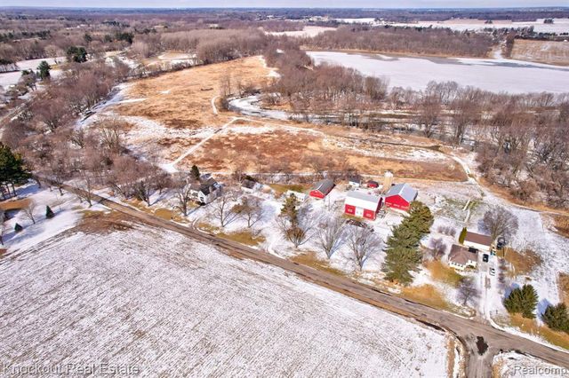 5383 Riverview Drive, Bridgeport, MI 48722