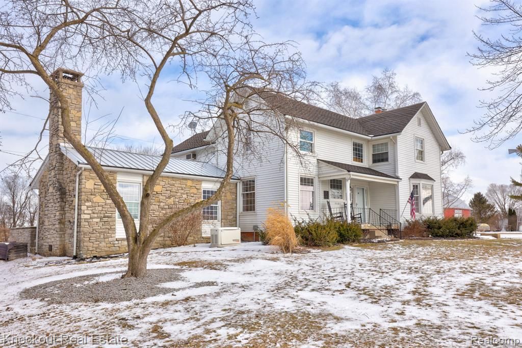 5383 Riverview Drive, Bridgeport, MI 48722