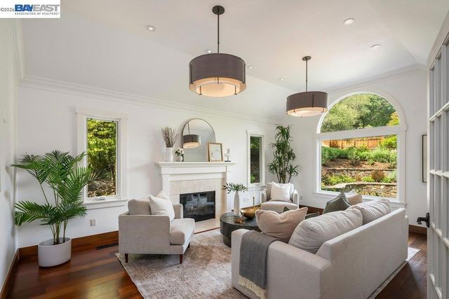 715 Fair Oaks Dr, Alamo, CA 94507