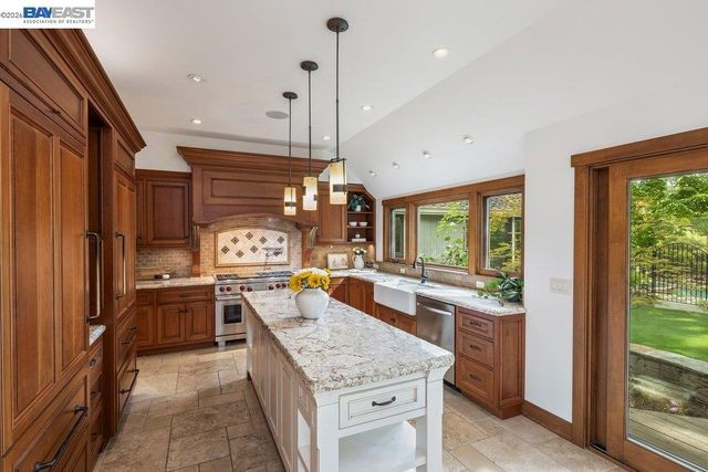 715 Fair Oaks Dr, Alamo, CA 94507