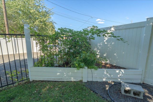 3427 E Jackson Ave, Spokane, WA 99217