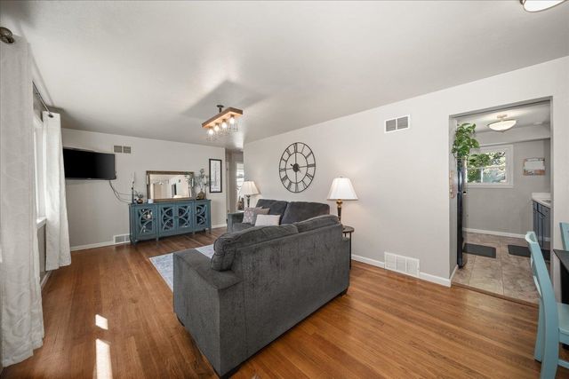 3427 E Jackson Ave, Spokane, WA 99217