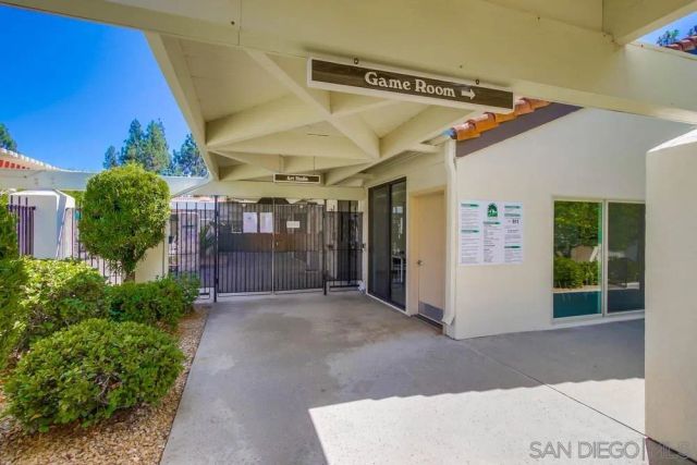 17637 Pomerado Rd 123, San Diego, CA 92128