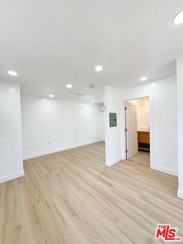 8111 Osage Avenue, Los Angeles, CA 90045