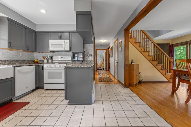 530 West Road, Barnard, VT 05031