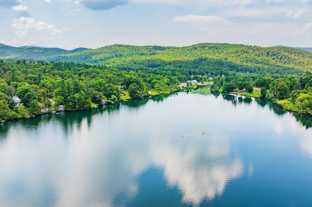 530 West Road, Barnard, VT 05031