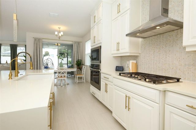 2010 BOSS HEWETT STREET, Winter Garden, FL 34787