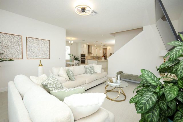 2010 BOSS HEWETT STREET, Winter Garden, FL 34787