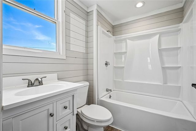 479 Park Avenue, Portsmouth, RI 02871