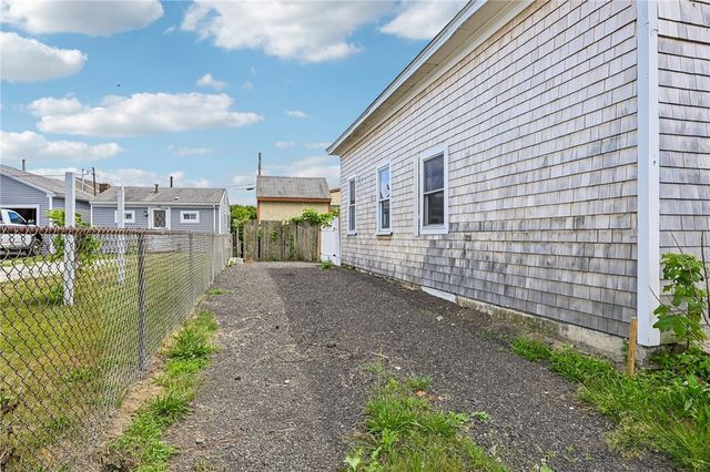 479 Park Avenue, Portsmouth, RI 02871