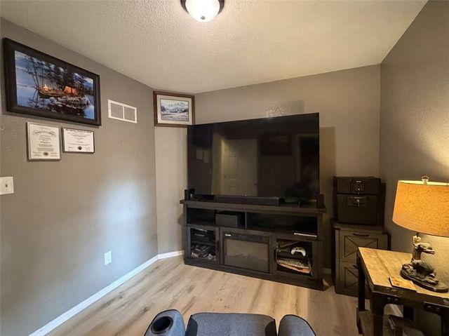 2909 SE 1ST Street, Blue Springs, MO 64014
