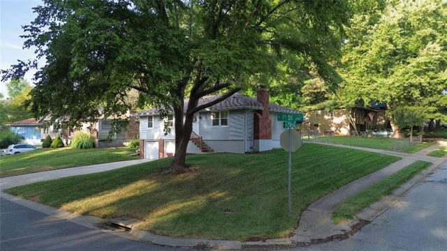 2909 SE 1ST Street, Blue Springs, MO 64014