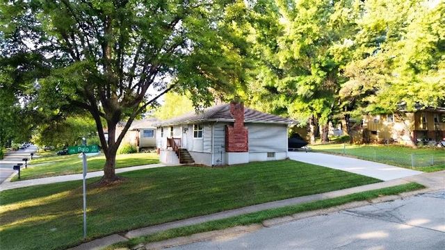 2909 SE 1ST Street, Blue Springs, MO 64014