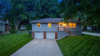 2909 SE 1ST Street, Blue Springs, MO 64014