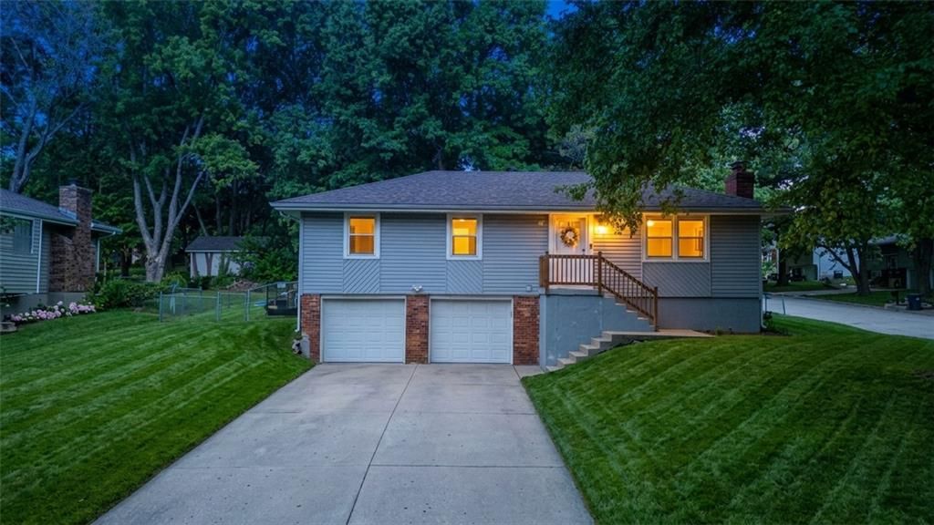 2909 SE 1ST Street, Blue Springs, MO 64014