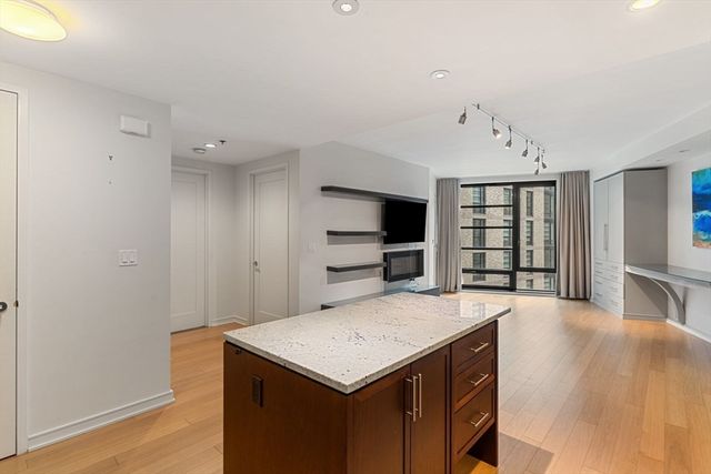 580 Washington St 5E, Boston, MA 02111