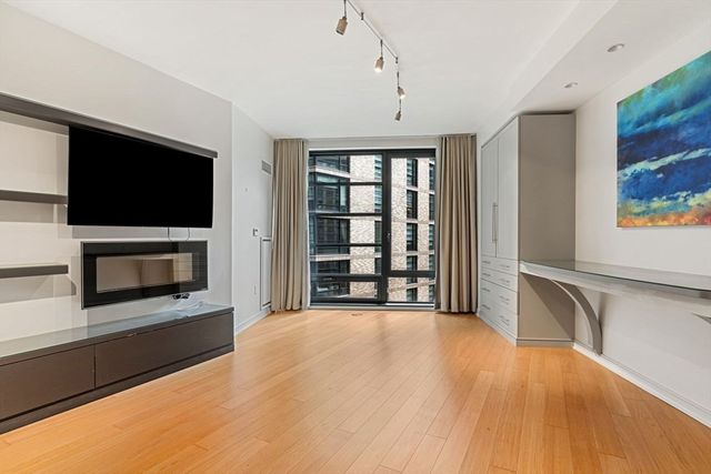 580 Washington St 5E, Boston, MA 02111