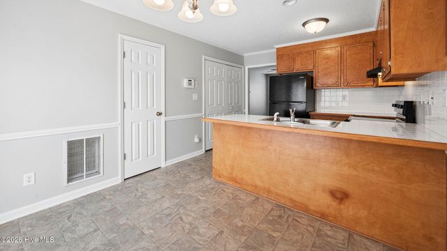 1201 Freeland Lane J8, Winterville, NC 28590