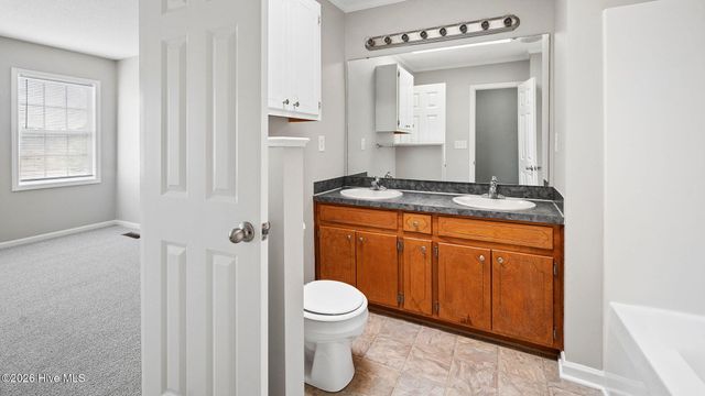 1201 Freeland Lane J8, Winterville, NC 28590