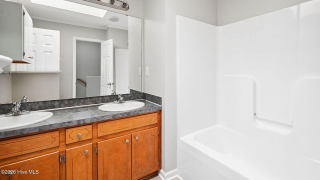1201 Freeland Lane J8, Winterville, NC 28590