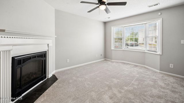 1201 Freeland Lane J8, Winterville, NC 28590