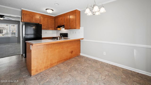 1201 Freeland Lane J8, Winterville, NC 28590