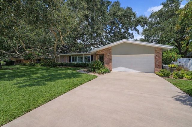 2353 DEMARET DRIVE, Dunedin, FL 34698