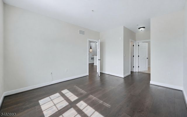 373 Victoria Drive, Bridgewater Twp., NJ 08807