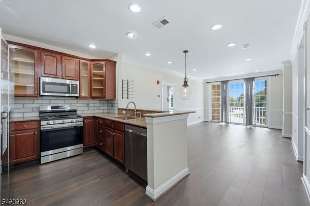 373 Victoria Drive, Bridgewater Twp., NJ 08807