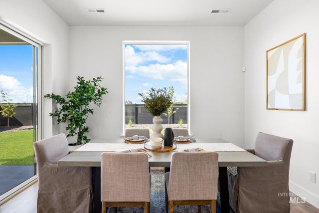 6668 N Wonder Ave Rouge-A, Meridian, ID 83646