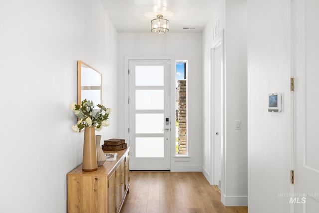 6668 N Wonder Ave Rouge-A, Meridian, ID 83646