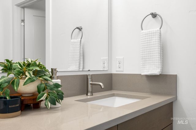 6668 N Wonder Ave Rouge-A, Meridian, ID 83646